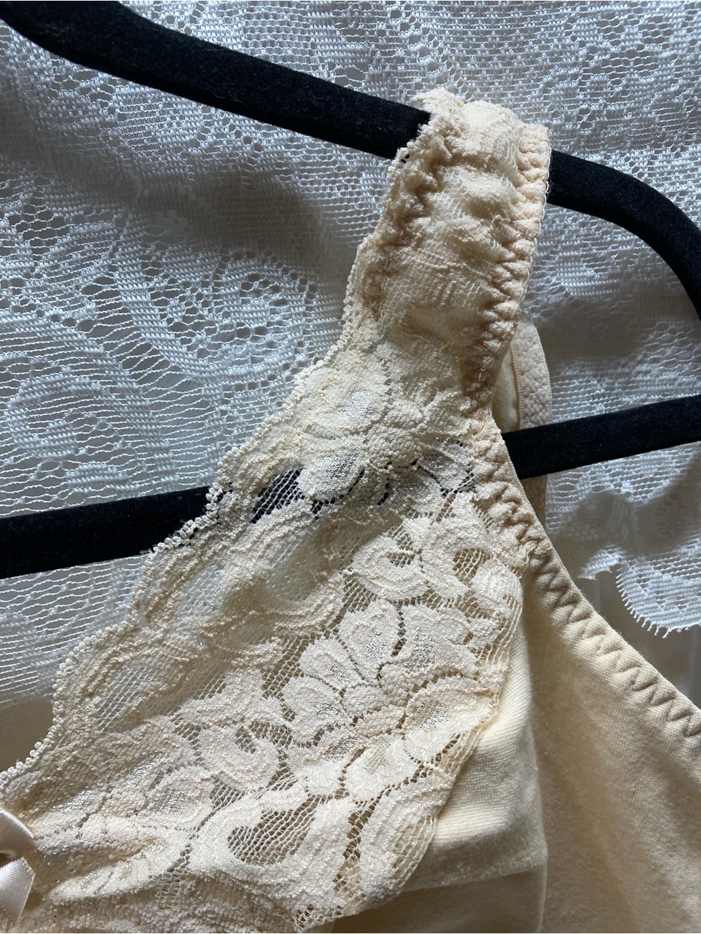 * Glamorise 44DD Lace-Trim Comfort Bralette Cream comfort fit - Picture 4 of 5